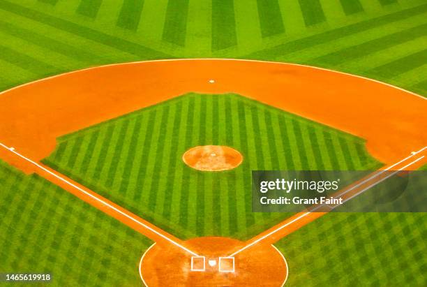 empty baseball field - baseball diamond stock pictures, royalty-free photos & images