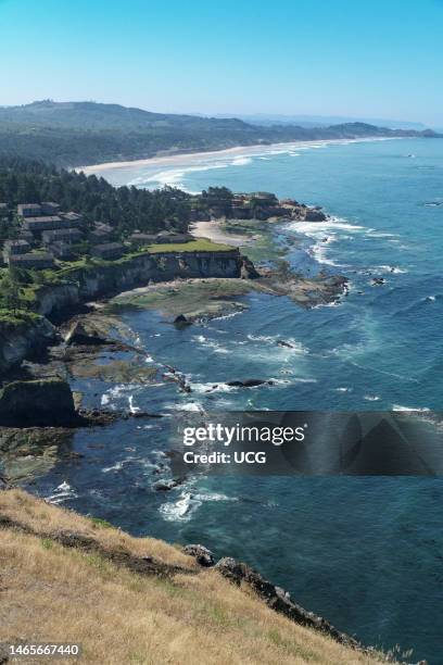 Arcuate Ridge 40 Devils Punchbowl Oregon Stock Photos, High-Res Pictures, and Images ...
