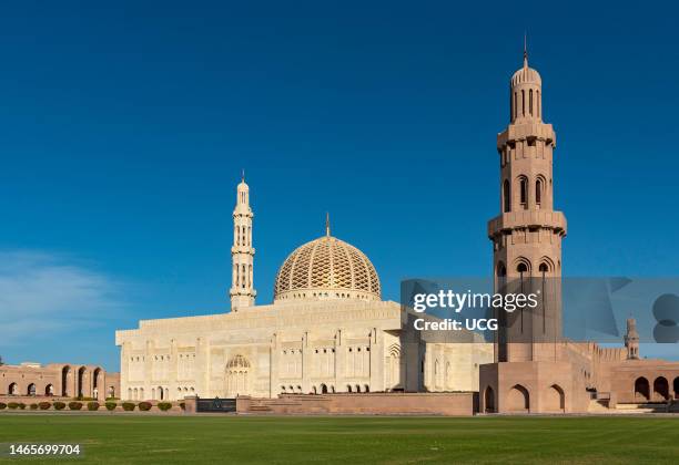 Sultan Qaboos Grand Mosque, Muscat, Oman.