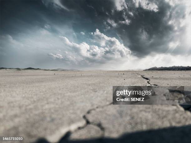 empty parking lot - horizon over land road stock pictures, royalty-free photos & images