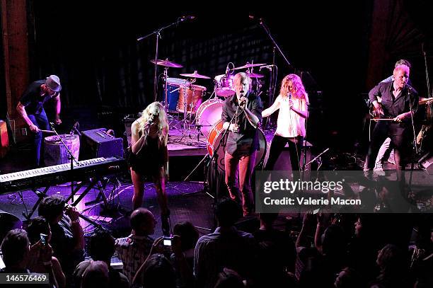Delta Rue Images 81 Delta Rae Performs At The Troubadour Stock Photos, High-Res Pictures ...