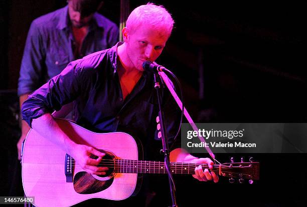 81 Delta Rae Performs At The Troubadour Stock Photos, High-Res Pictures ...