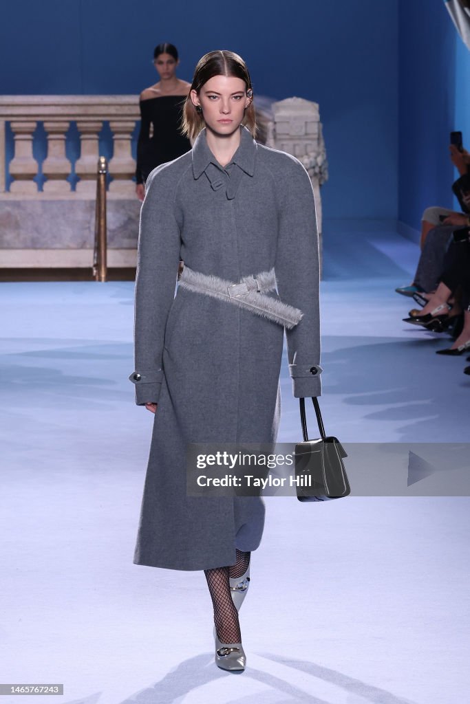 A model walks the runway during the Tory Burch A/W 2023 New York... News  Photo - Getty Images