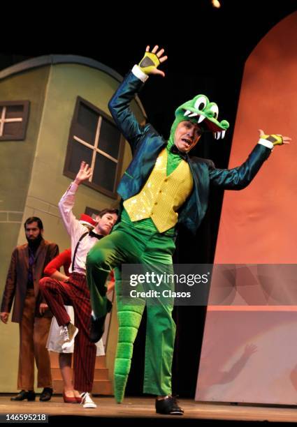 An actor on stage during the presentation of Lylo the Cocodrille kids musical at the Pabellón de Alta de Tecnología on June 19, 2012 in Mexico City,...