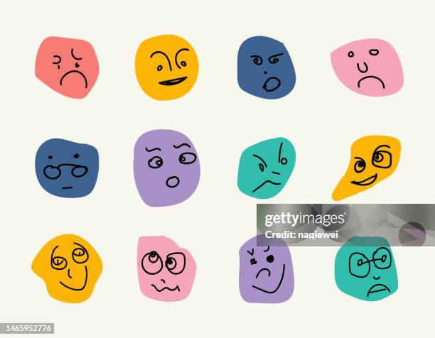 ilustrações, clipart, desenhos animados e ícones de estilo de desenho vetorial conjunto de cores abstratas em torno de doodle rostos engraçados com várias emoções isoladas coleção - expressão facial