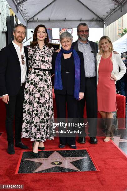 Adam Shulman, Kate McCauley Hathaway, Anne Hathaway, Gerald Hathaway