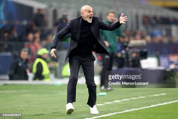 Stefano Pioli, Head Coach of AC Milan, reacts during the UEFA Champions League round of 16 leg one match between AC Milan and Tottenham Hotspur at...