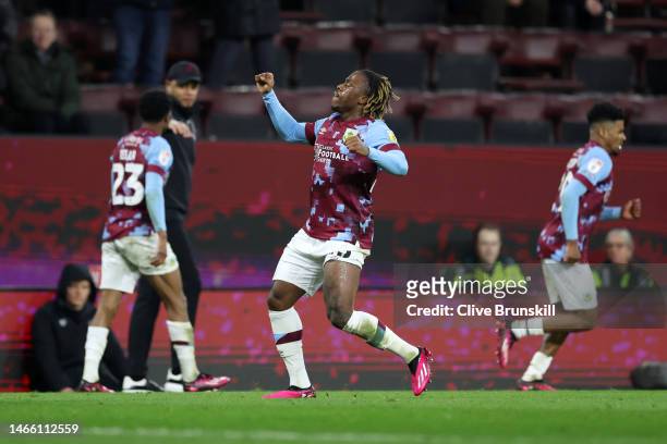 Michael Obafemi of Burnley celebrates after scoring the team's first goal during the Sky Bet Championship match between Burnley and Watford at Turf...