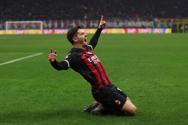 ITA: AC Milan v Tottenham Hotspur: Round of 16 Leg One - UEFA Champions League