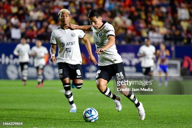 Salvador Reyes of America drives the ball during the 7th round match between Atletico San Luis and America as part of the Torneo Clausura 2023 Liga...