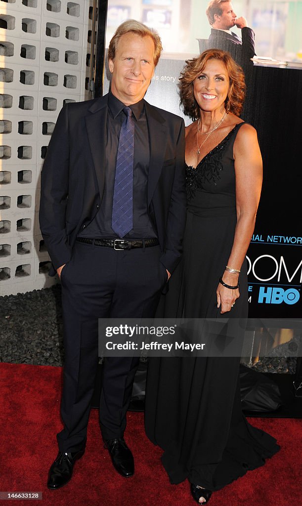 HBO's "Newsroom" Premiere - Arrivals