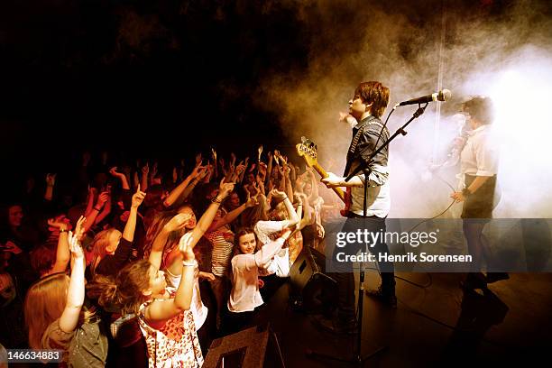 rock concert - popular music concert stockfoto's en -beelden