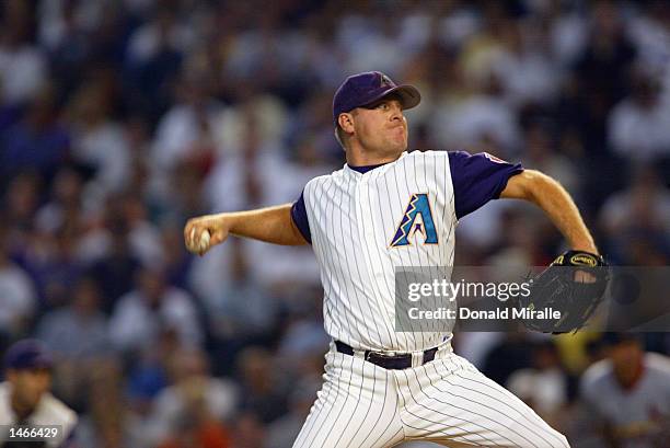 Right-hander Curt Schilling of the Arizona Diamondbacks pitches against the St. Louis Cardinals during Game 2 of the National League Division Series...