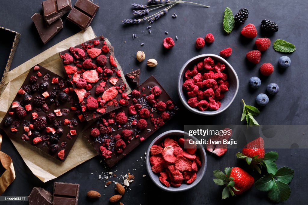 Handmade chocolate with lyophilized berry fruits