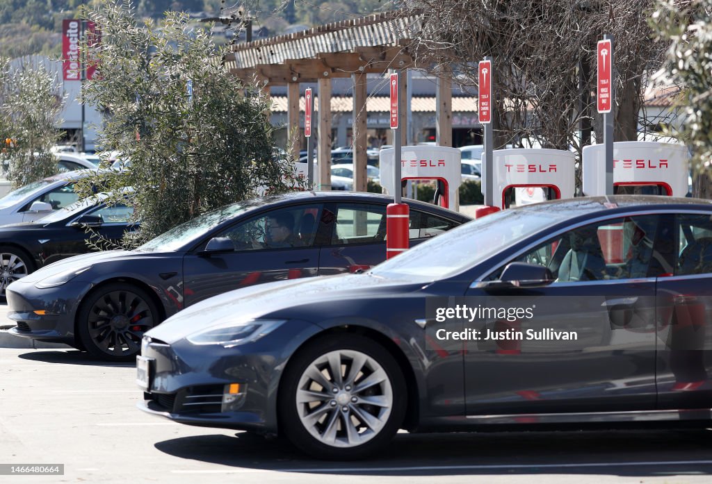 Tesla Will Open Up Its Chargers To Other Brands, In Order To Receive Federal Subsidies