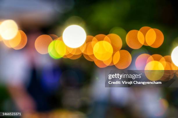 bokeh light in the backyard - haz de luz fotografías e imágenes de stock