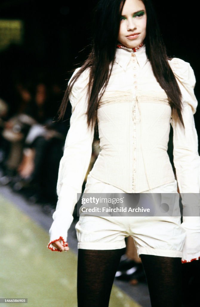 Shiw Model Adriana Lima. Betsey Johnson's first runway show after three ...