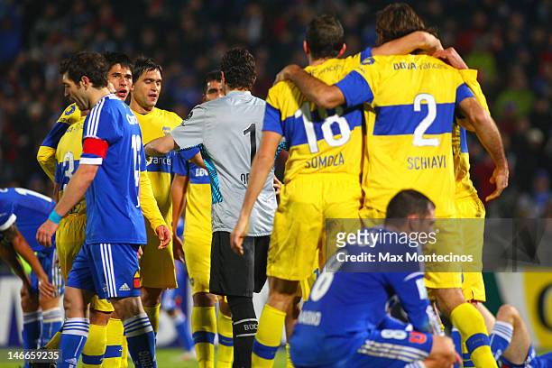 Players of Boca Juniors, celebrate after classified to the final during the second leg of the Libertadores Cup 2012 semifinals between Universidad de...