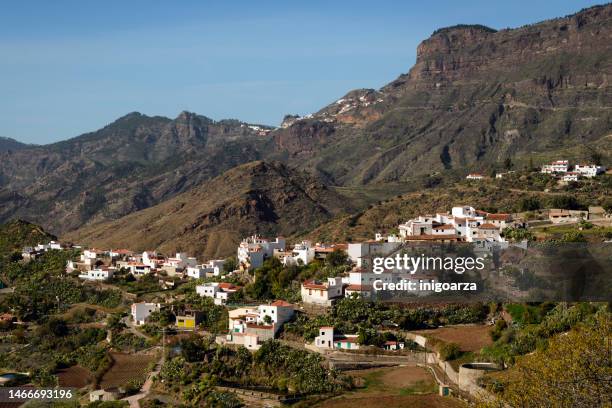 aerial villagescape in mountains, tejeda, gran canaria, canary islands, spain - tejeda imagens e fotografias de stock