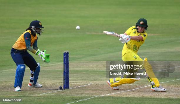 Beth Mooney of Australia plays a shot as Anushka Sanjeewani of Sri Lanka keeps during the ICC Women's T20 World Cup group A match between Sri Lanka...