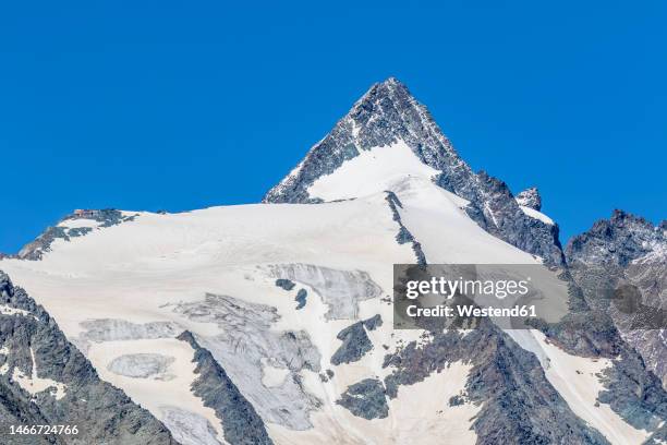 austria, carinthia,kaiser franz josefs hohe, kleinglockner and grossglockner - grossglockner fotografías e imágenes de stock