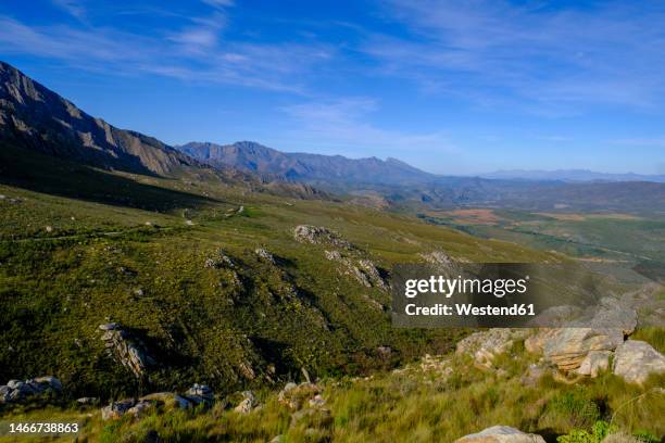 south africa, western cape province, view of swartberg pass in summer - mountain pass stock pictures, royalty-free photos & images