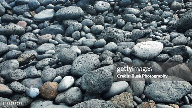 pebbles - basalt stock pictures, royalty-free photos & images