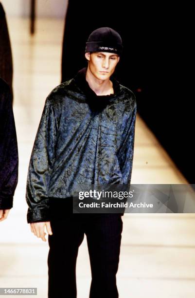 Emporio Armani Men's Fall 1998 Ready to Wear Runway Show