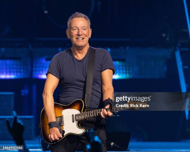 Iconic Springsteen Images 38,421 Bruce Springsteen Images Stock Photos, High-Res Pictures, and ...