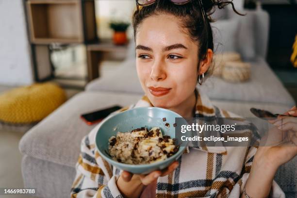 healthy breakfast - oatmeal stock pictures, royalty-free photos & images