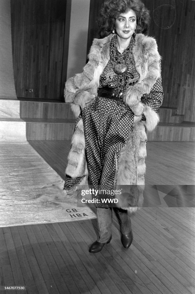 Geoffrey Beene for HBA Fall 1981 Fur Collection Runway News Photo ...