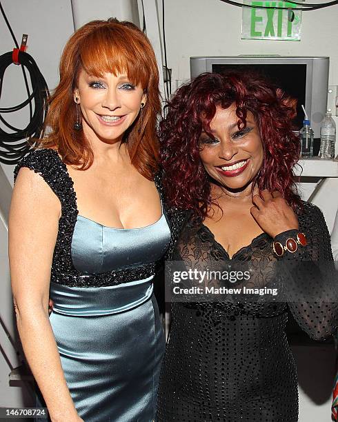 Hollywood Bowl Hall of Fame Inductees and singers Reba McEntire and Chaka Khan backstage at the Hollywood Bowl Opening Night Gala at the Hollywood...