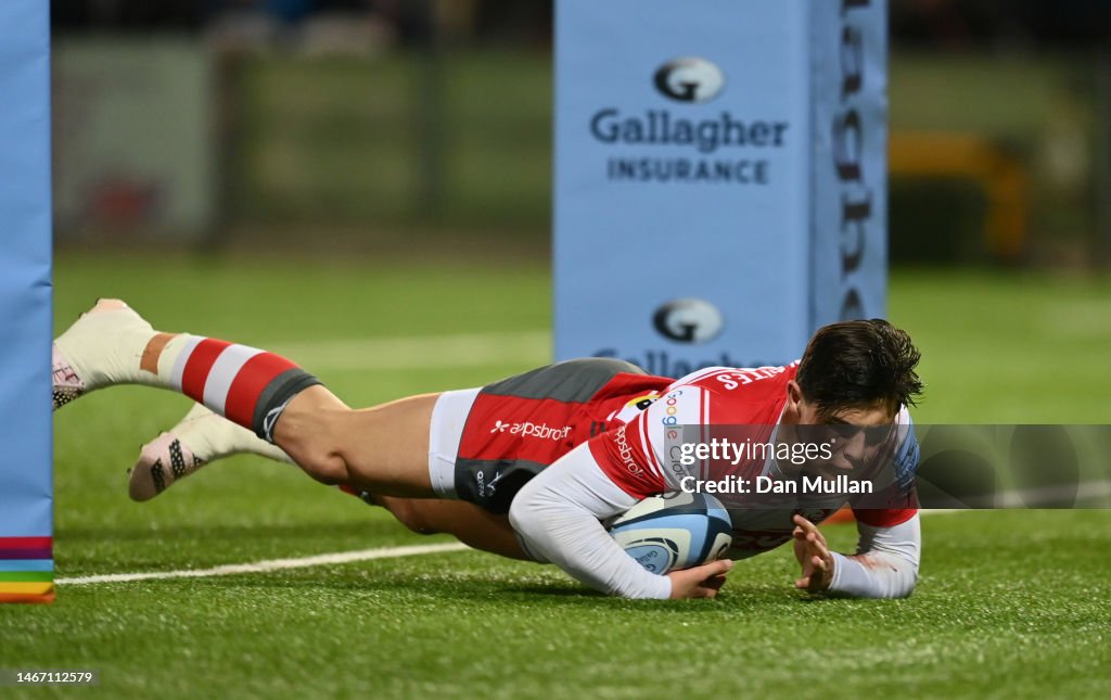 Gloucester Rfc Louis Rees-Zammit of Gloucester scores his team's 4th try during the ...