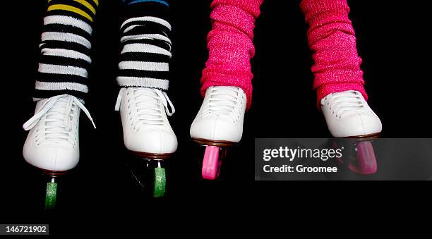 eiskunstlauf stil. - beinwärmer stock-fotos und bilder
