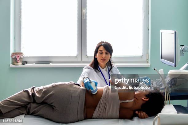 ultrasound of a young female patient within the regular systematic examination - liver stock pictures, royalty-free photos & images