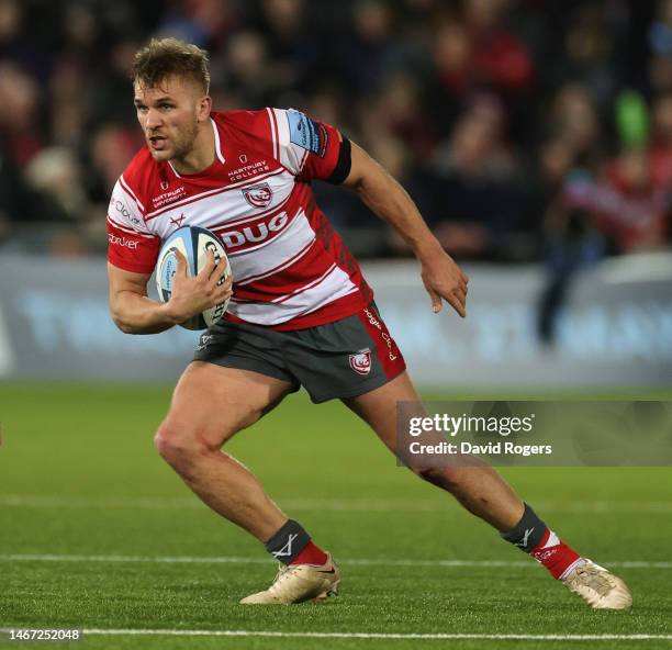 Chris Harris of Gloucester runs with the ball during the Gallagher Premiership Rugby match between Gloucester Rugby and Harlequins at Kingsholm...
