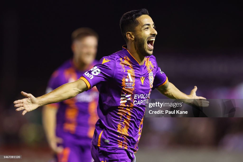 A-League Men's Rd 17 - Central Coast Mariners v Perth Glory