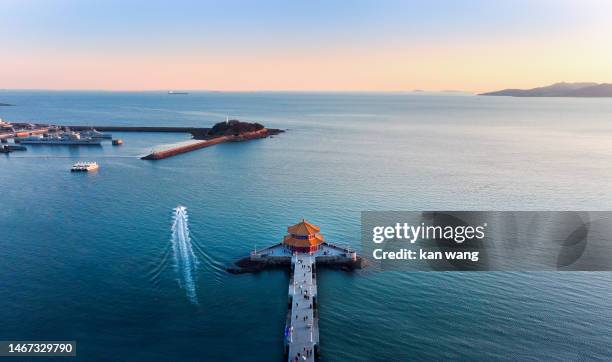 city scenery panorama of trestle bridge in qingdao, shandong - 山東省 個照片及圖片檔