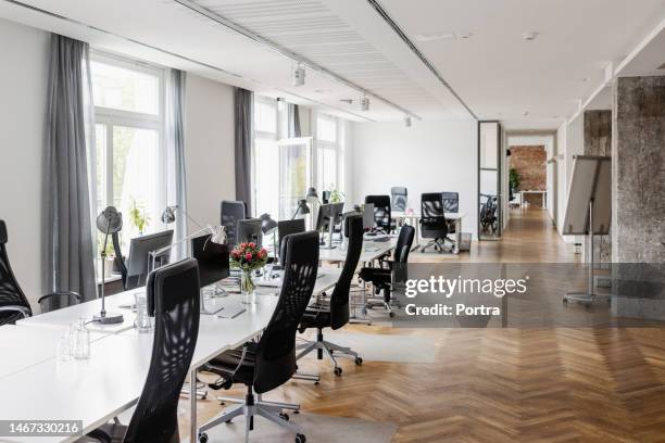 162 Large Open Plan Office Stock Photos, High-Res Pictures, and Images ...