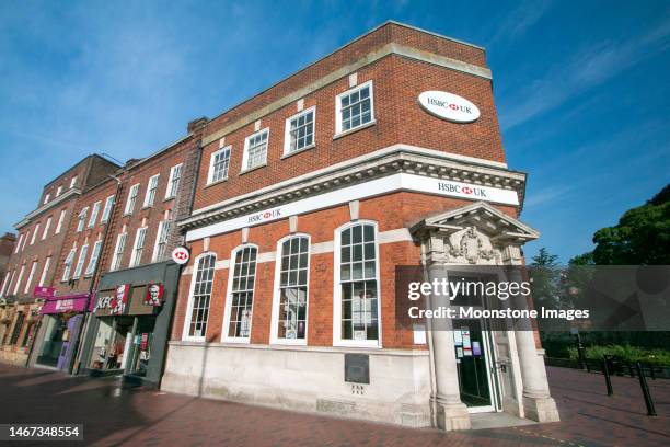 100 high street on tonbridge high street in kent, england - bank branch stock pictures, royalty-free photos & images