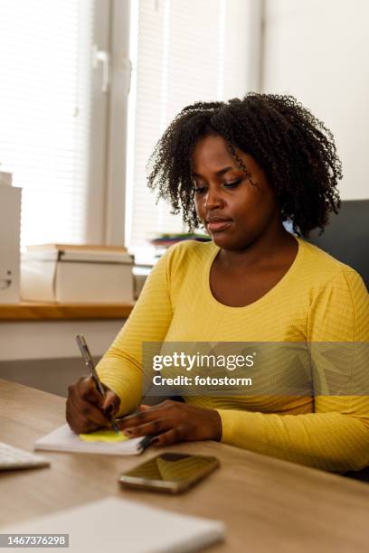 Person Writting Down Routine 150 Person Writing Down List Stock Photos, High-Res Pictures, and ...