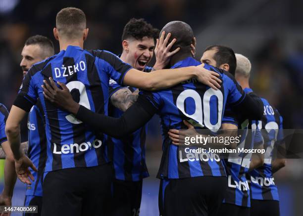 Romelu Lukaku of FC Internazionale celebrates with team mates after scoring a retaken first half penalty to give the side a 1-0 lead during the Serie...