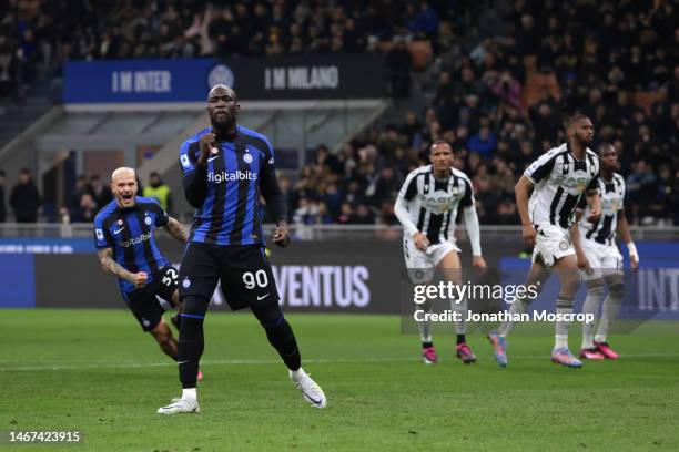 Romelu Lukaku of FC Internazionale celebrates after scoring a retaken penalty to give the side a 1-0 lead during the Serie A match between FC...