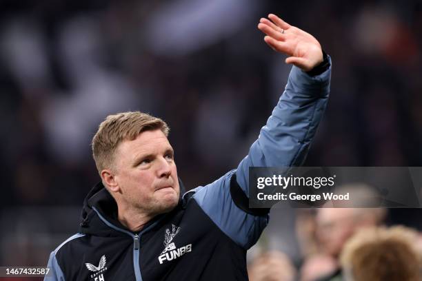 Eddie Howe, Manager of Newcastle United, acknowledges the fans prior to the Premier League match between Newcastle United and Liverpool FC at St....