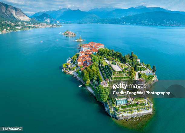 aerial view of palazzo borromeo, isola bella, lake maggiore, verbano-cusio-ossola, piedmont, italy - lago maggiore foto e immagini stock