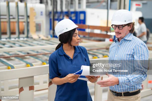 Manufacturing Conversation 7,655 Manufacturing Orders Stock Photos, High-Res Pictures, and Images ...