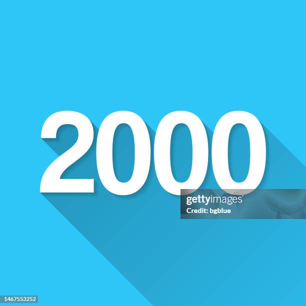 2000 - zweitausend. symbol auf blauem hintergrund - flaches design mit langem schatten - 2000 stock-grafiken, -clipart, -cartoons und -symbole