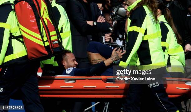 Neymar Jr of Paris Saint-Germain reacts after an injury during the Ligue 1 match between Paris Saint-Germain and Lille OSC at Parc des Princes on...