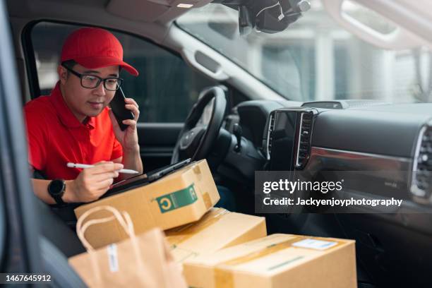 delivery person driving van - gig economy stock pictures, royalty-free photos & images