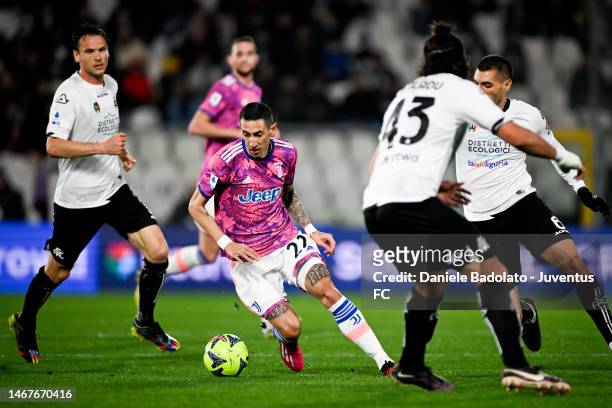 Angel Di Maria of Juventus controls the ball during the Serie A match between Spezia Calcio and Juventus at Stadio Alberto Picco on February 19, 2023...
